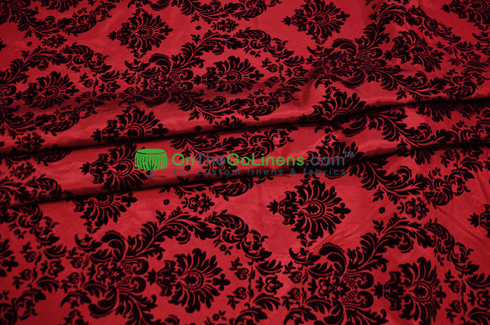 Tablecloth 90 Round / Red on Black