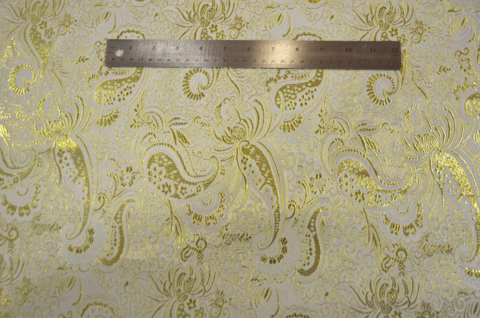Oriental Metallic Paisley Brocade Table Linens | Silver and Gold Metallic Paisley Brocade Table Linens |