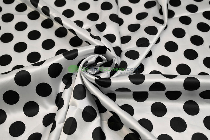 Tablecloth 90 Round / White Back Black Dot