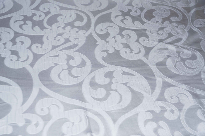 Victorian Damask Tablecloths | Classic Jacquard Table Linens | 100% Polyester |
